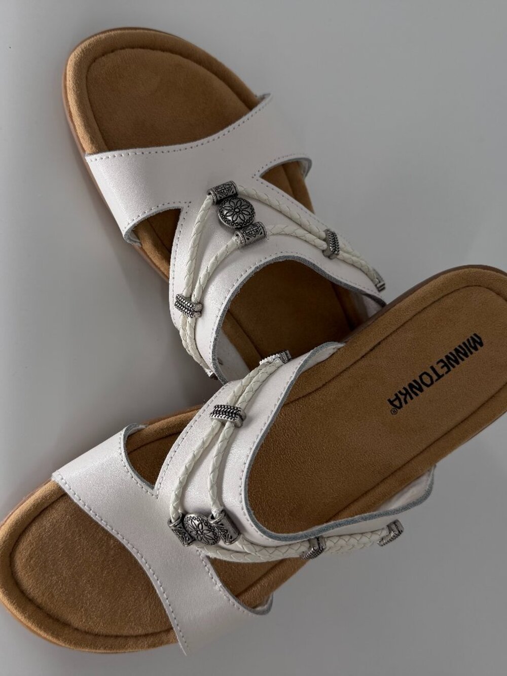 Minnetonka size 10 Sandle EUC